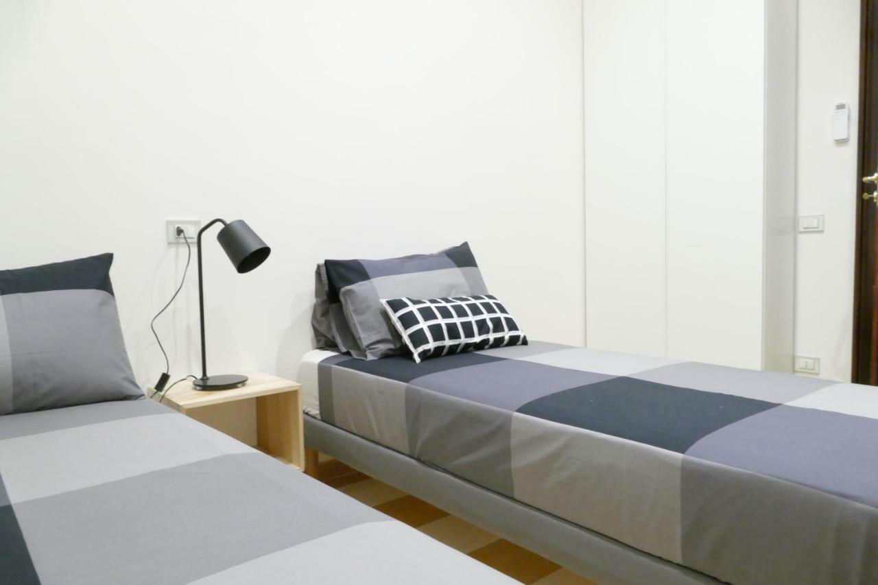 Luxury Manfredi Apartment Salerno Buitenkant foto